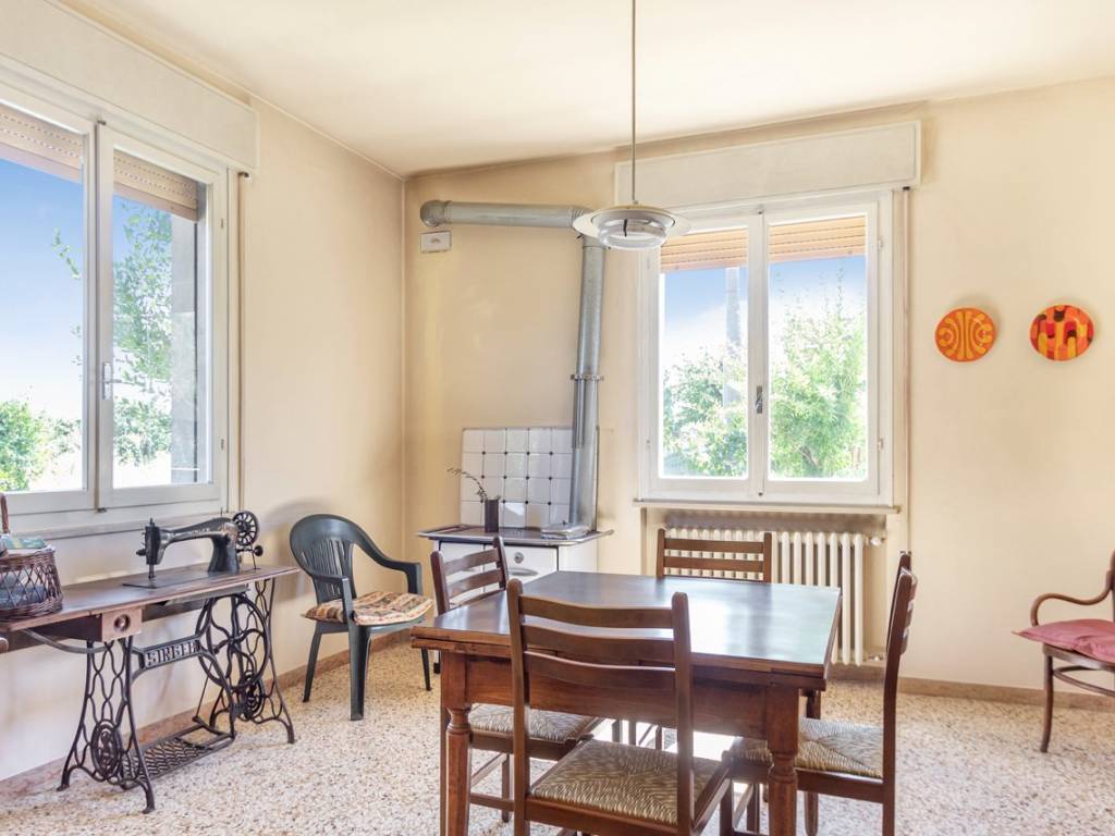 casa indipendente in vendita a Lugo in zona San Lorenzo