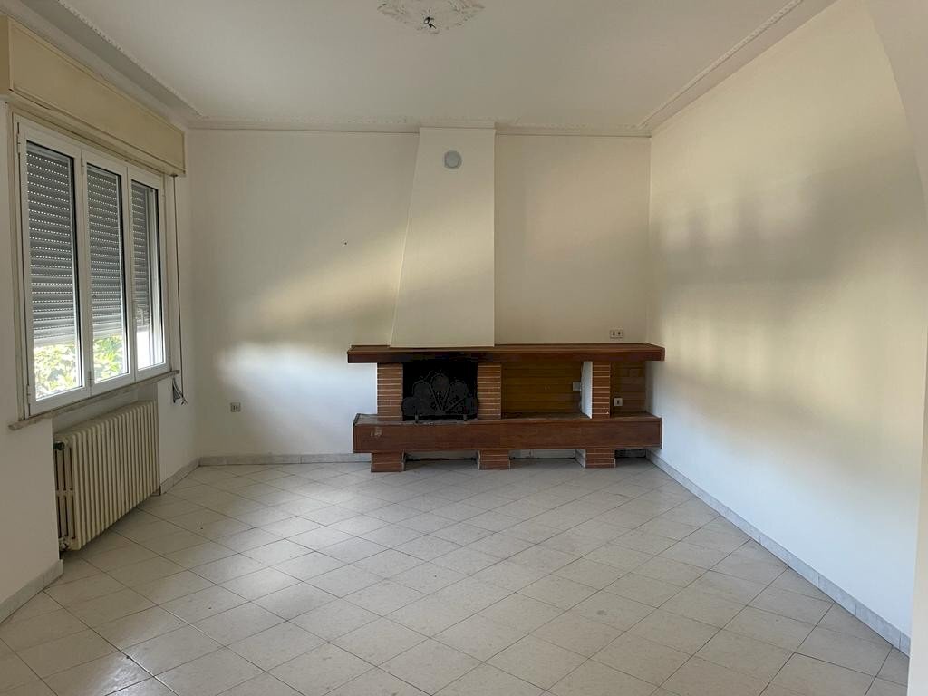 casa indipendente in vendita a Lugo