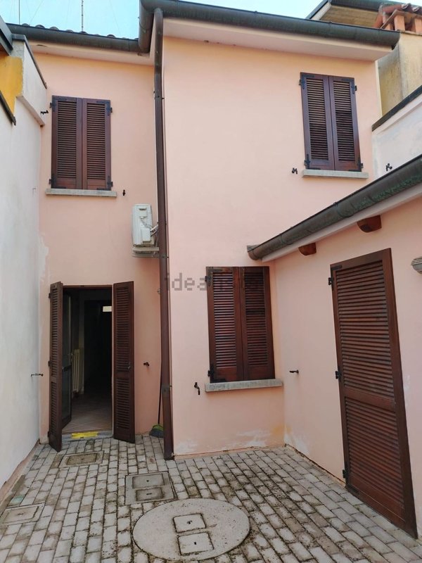 casa indipendente in vendita a Lugo