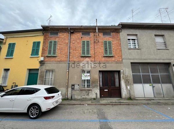 casa indipendente in vendita a Lugo