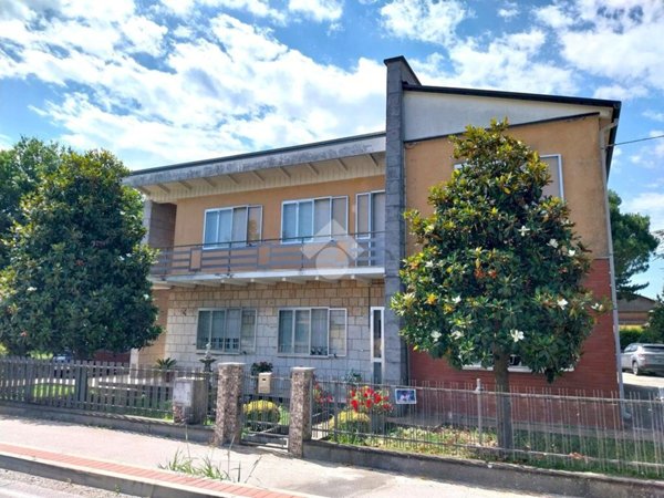 casa indipendente in vendita a Lugo