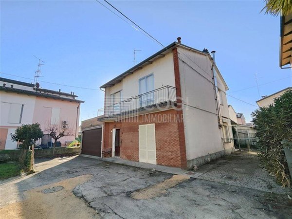 casa indipendente in vendita a Lugo