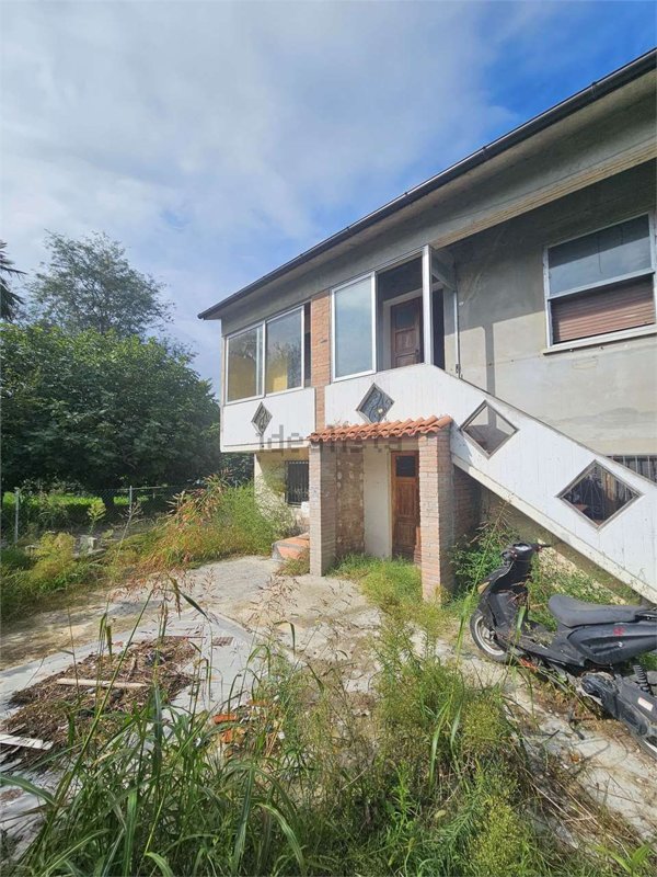 casa indipendente in vendita a Lugo
