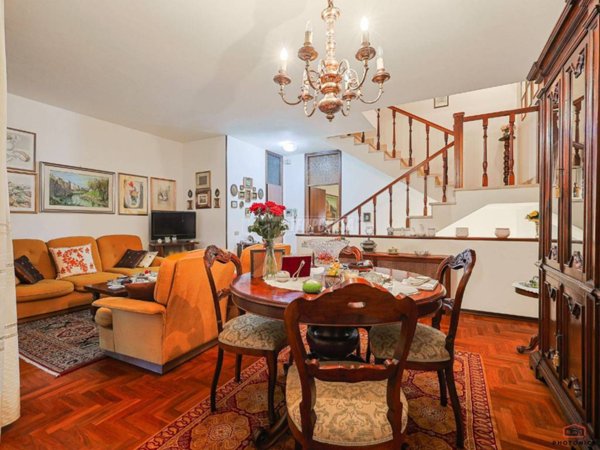 casa indipendente in vendita a Lugo