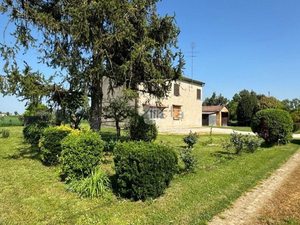 casa indipendente in vendita a Lugo in zona San Lorenzo