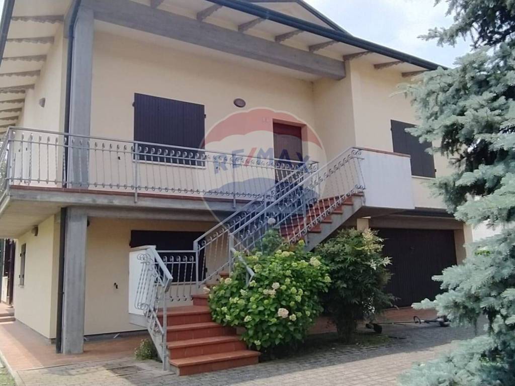 casa indipendente in vendita a Lugo in zona Voltana