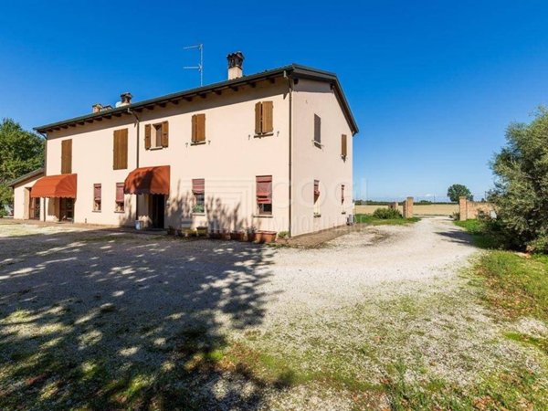 casa indipendente in vendita a Lugo