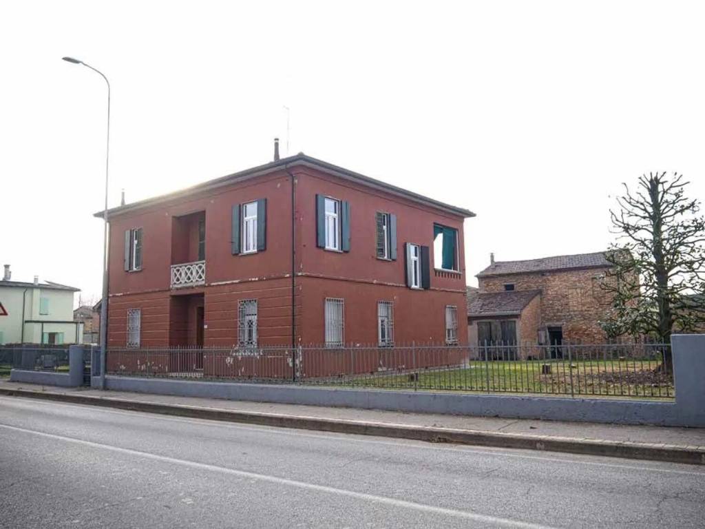casa indipendente in vendita a Lugo