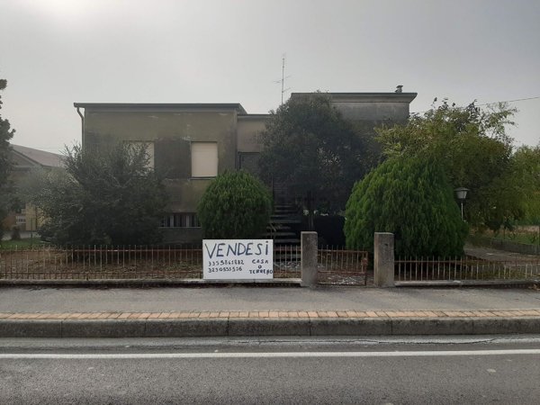 casa indipendente in vendita a Lugo