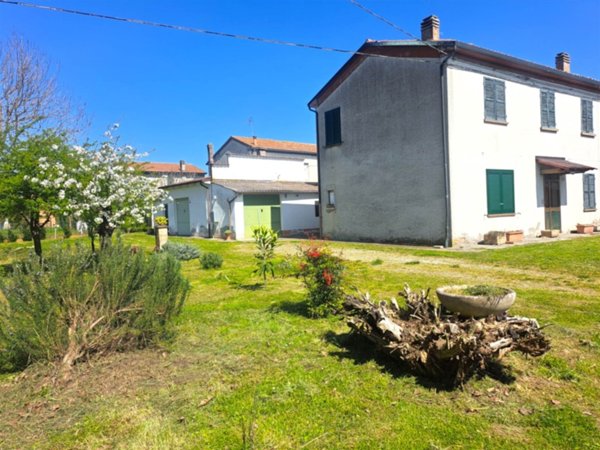 casa indipendente in vendita a Lugo