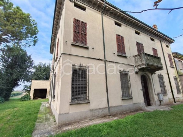 casa indipendente in vendita a Lugo in zona Voltana