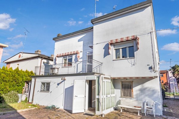 casa indipendente in vendita a Lugo