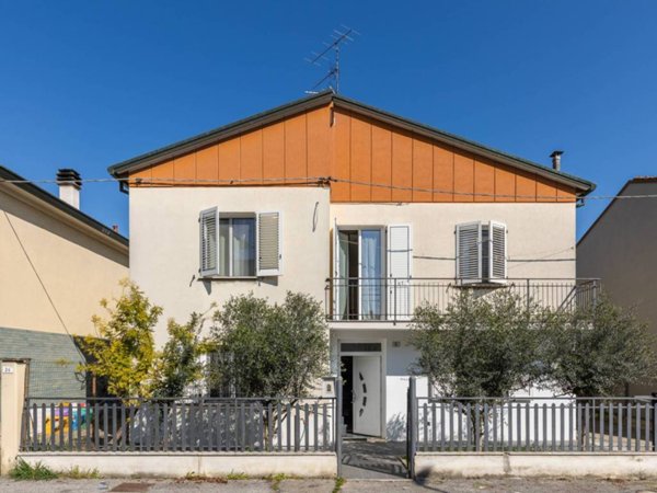casa indipendente in vendita a Lugo