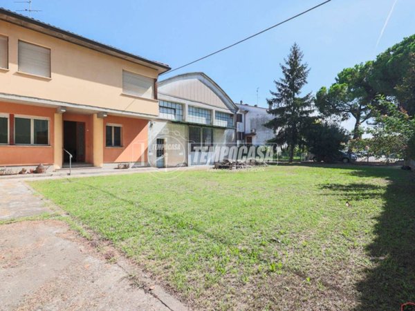 casa indipendente in vendita a Lugo