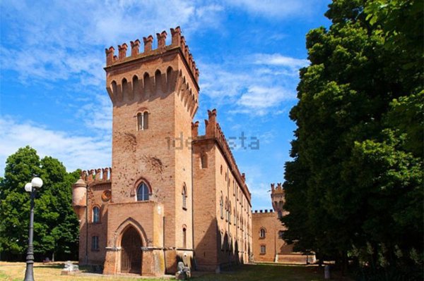 villa in vendita a Lugo in zona Ducato di Fabriago
