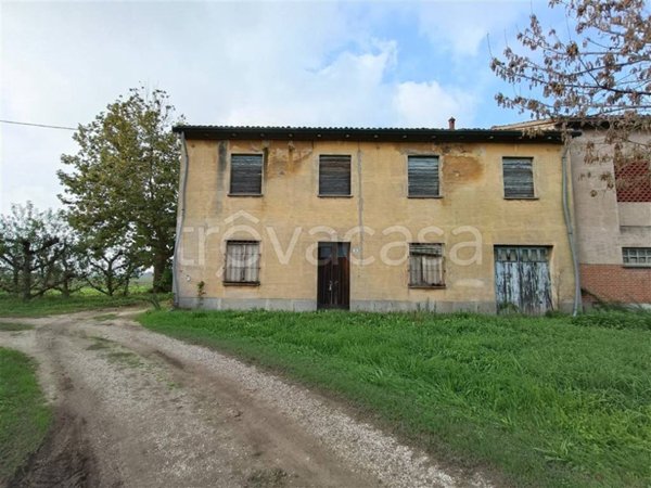 casa indipendente in vendita a Lugo in zona Santa Maria in Fabriago