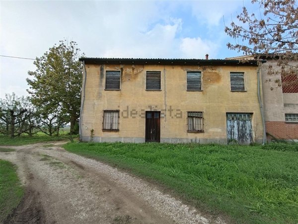 casa indipendente in vendita a Lugo in zona Santa Maria in Fabriago