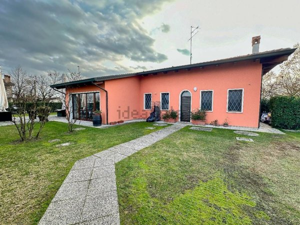 casa indipendente in vendita a Lugo in zona Zagonara