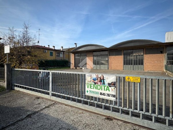 capannone in vendita a Lugo