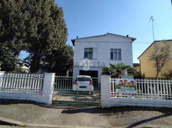 casa indipendente in vendita a Lugo