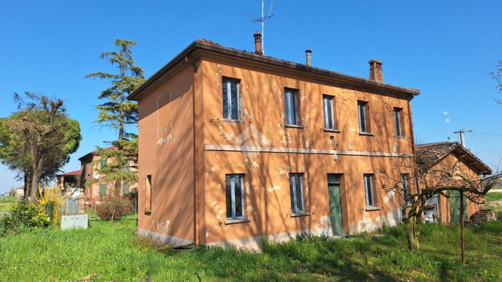 casa indipendente in vendita a Lugo in zona Villa San Martino
