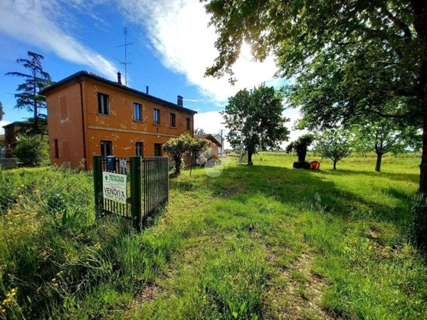 casa indipendente in vendita a Lugo in zona Villa San Martino