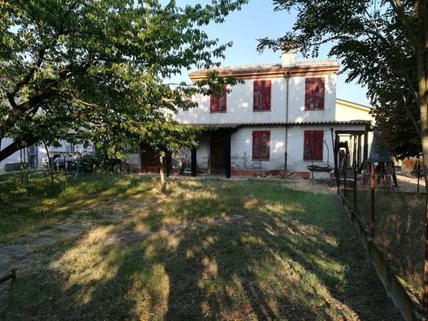 casa indipendente in vendita a Lugo