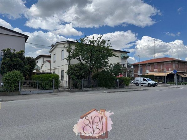 casa indipendente in vendita a Lugo