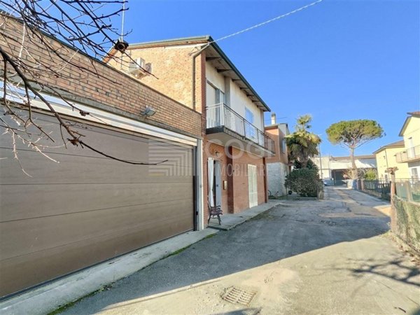 casa indipendente in vendita a Lugo