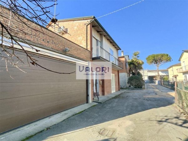 casa indipendente in vendita a Lugo