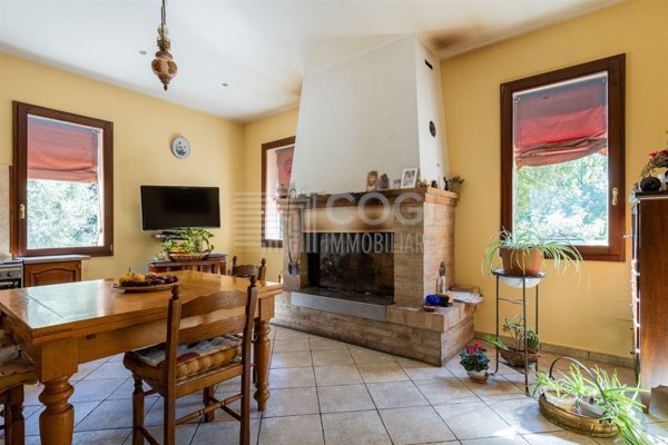 casa indipendente in vendita a Lugo