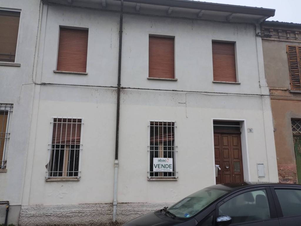 casa indipendente in vendita a Lugo
