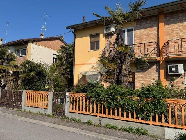 casa indipendente in vendita a Lugo