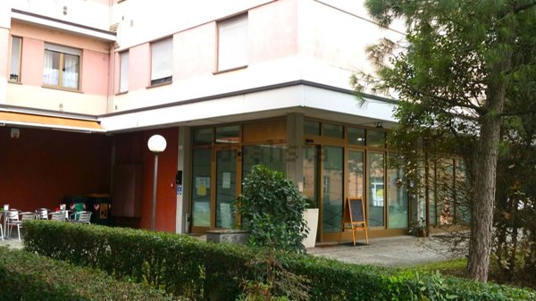 locale commerciale in vendita a Lugo