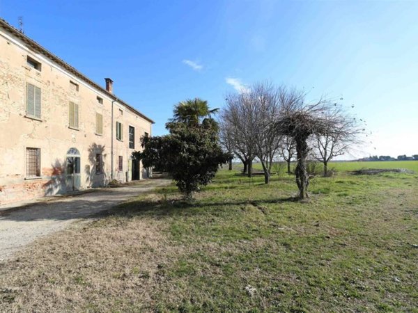 casa indipendente in vendita a Lugo in zona Voltana
