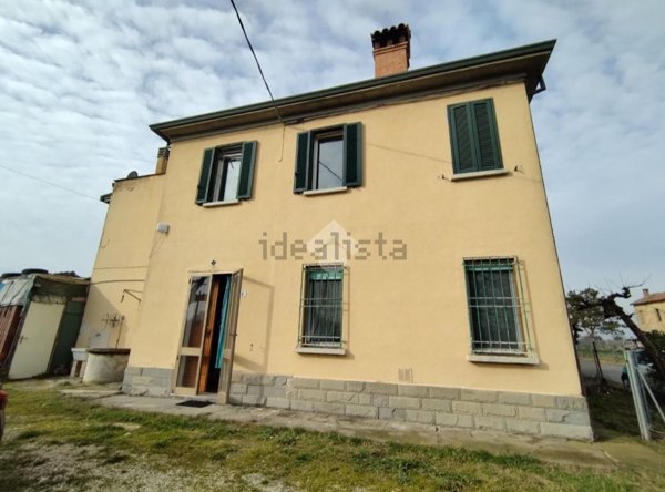 casa indipendente in vendita a Lugo in zona Bizzuno