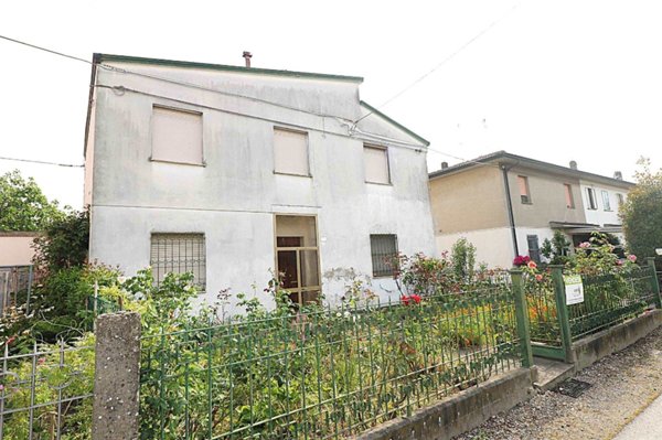 appartamento in vendita a Lugo in zona Voltana