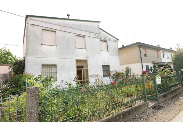 casa indipendente in vendita a Lugo in zona Voltana