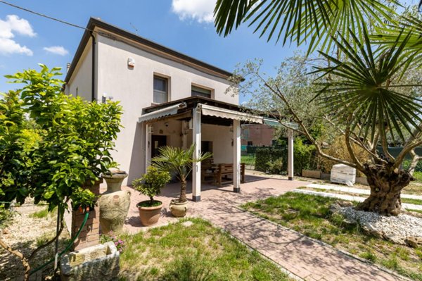 casa indipendente in vendita a Lugo