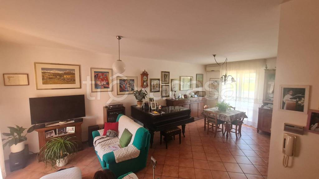 casa indipendente in vendita a Lugo