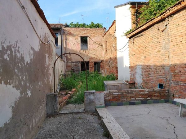 casa indipendente in vendita a Lugo