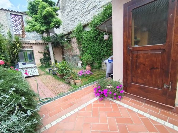 casa indipendente in vendita a Lugo
