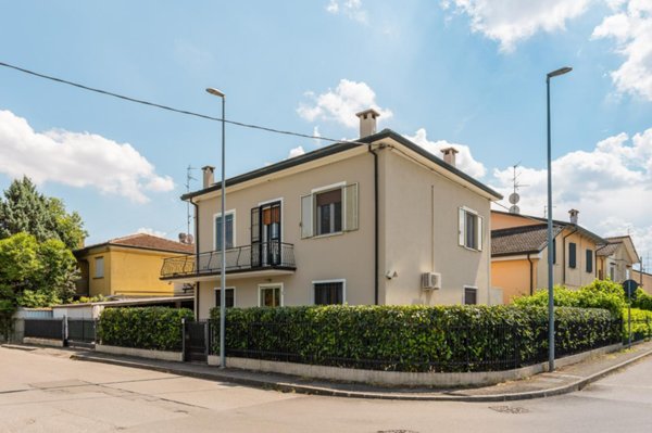 casa indipendente in vendita a Lugo