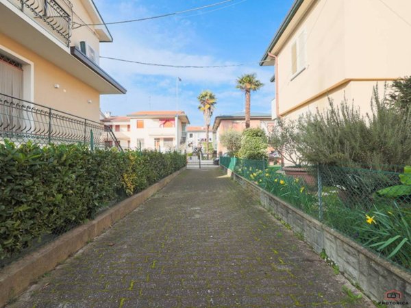 casa indipendente in vendita a Lugo