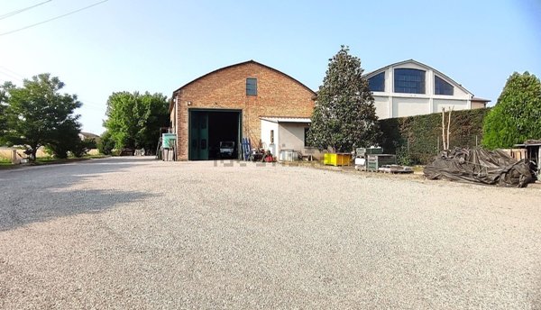 locale di sgombero in vendita a Lugo in zona Santa Maria in Fabriago