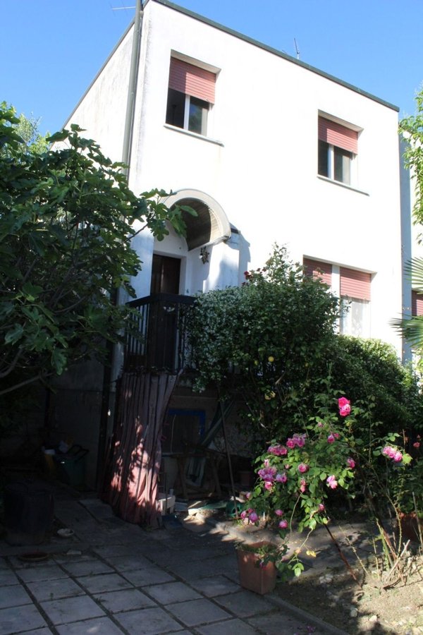 casa indipendente in vendita a Lugo