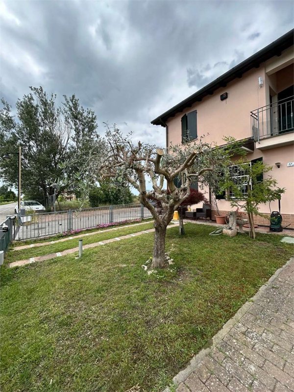 casa indipendente in vendita a Lugo