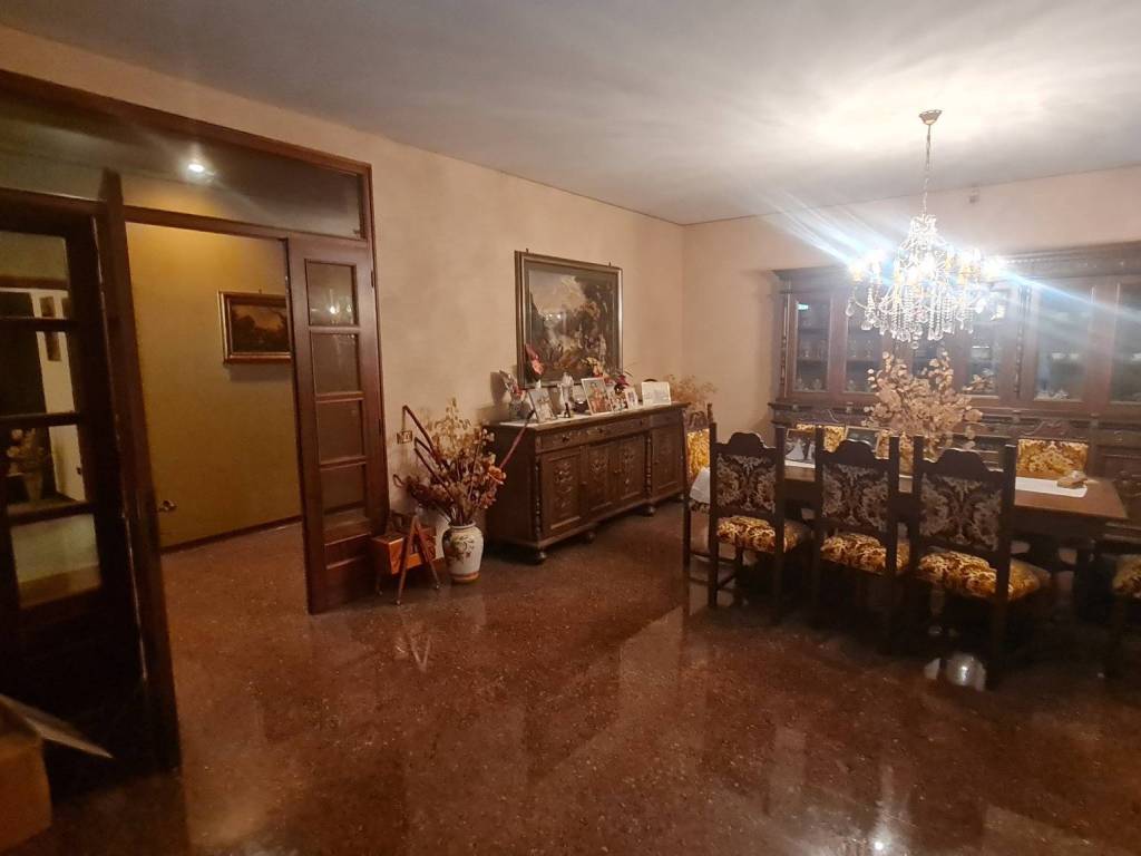casa indipendente in vendita a Lugo
