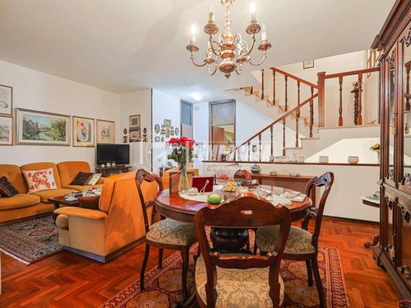 casa indipendente in vendita a Lugo