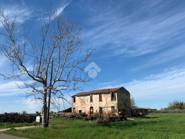 casa indipendente in vendita a Lugo